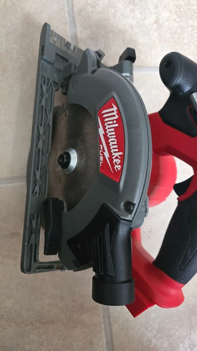 Milwaukee circular saw - Image 2