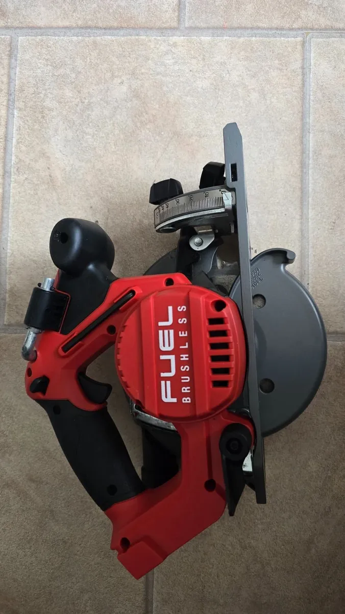 Milwaukee circular saw - Image 3