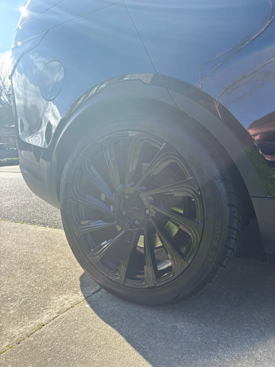 Land Rover Discovery - Image 4