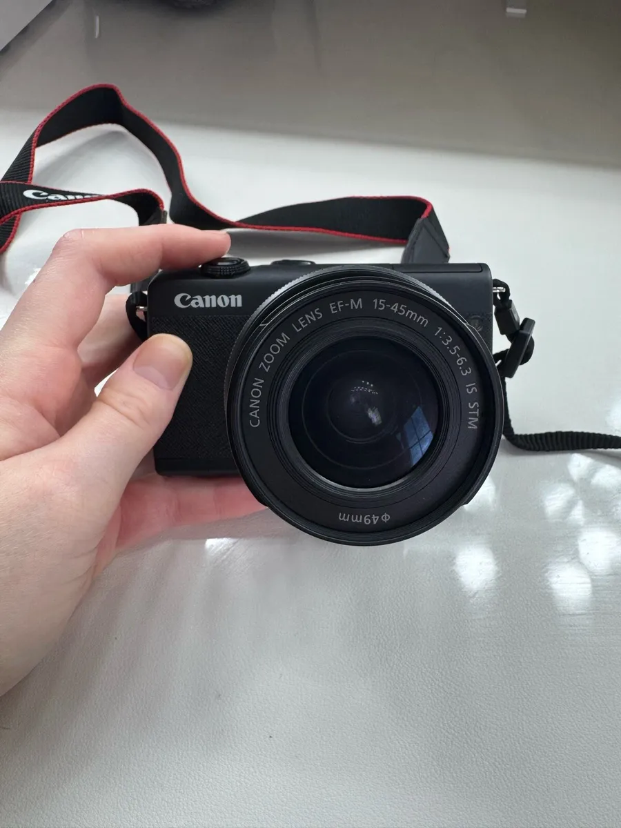 Canon M200 Camera - Image 2