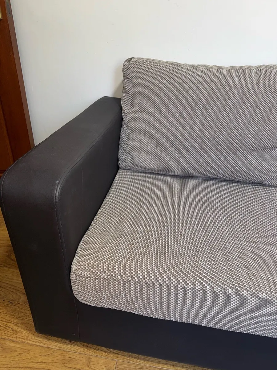 Couch/pull out bed - Image 2