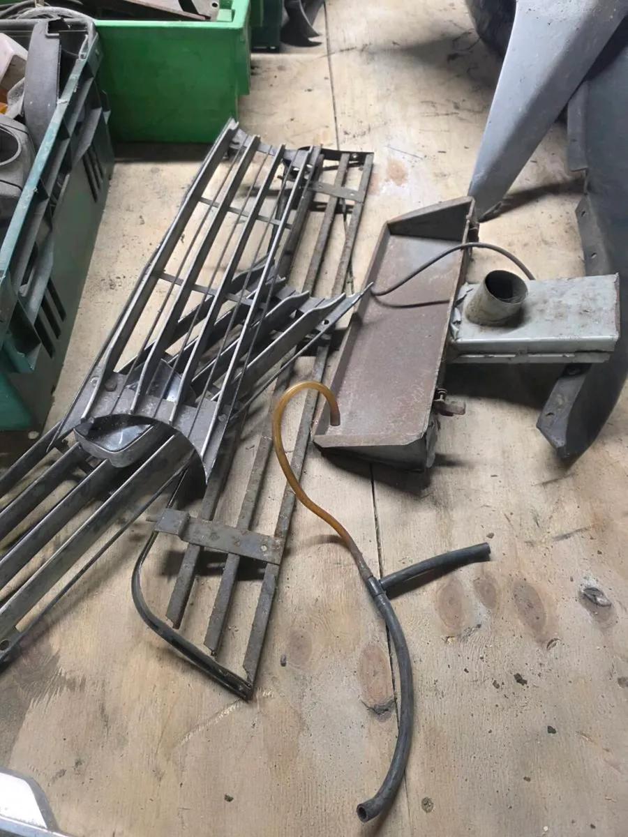 Stag engine and various parts - Image 2