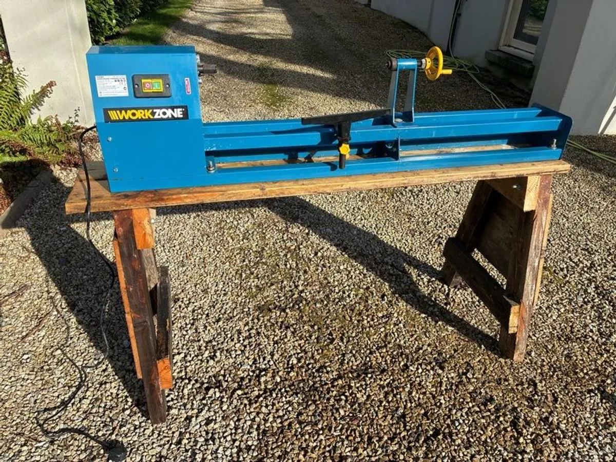 Woodturning lathe - Image 1