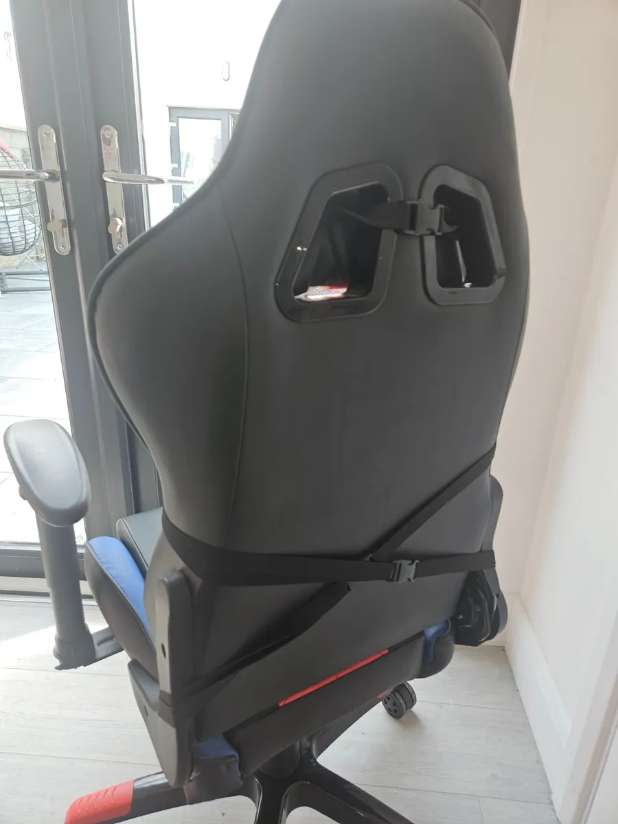 Gaming chair - Image 1