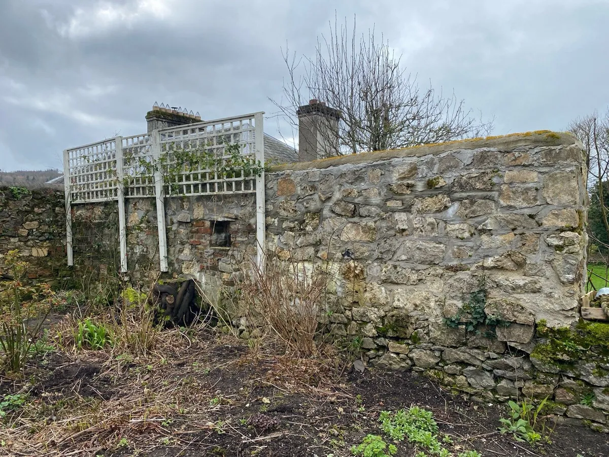 Building Stone - Image 1