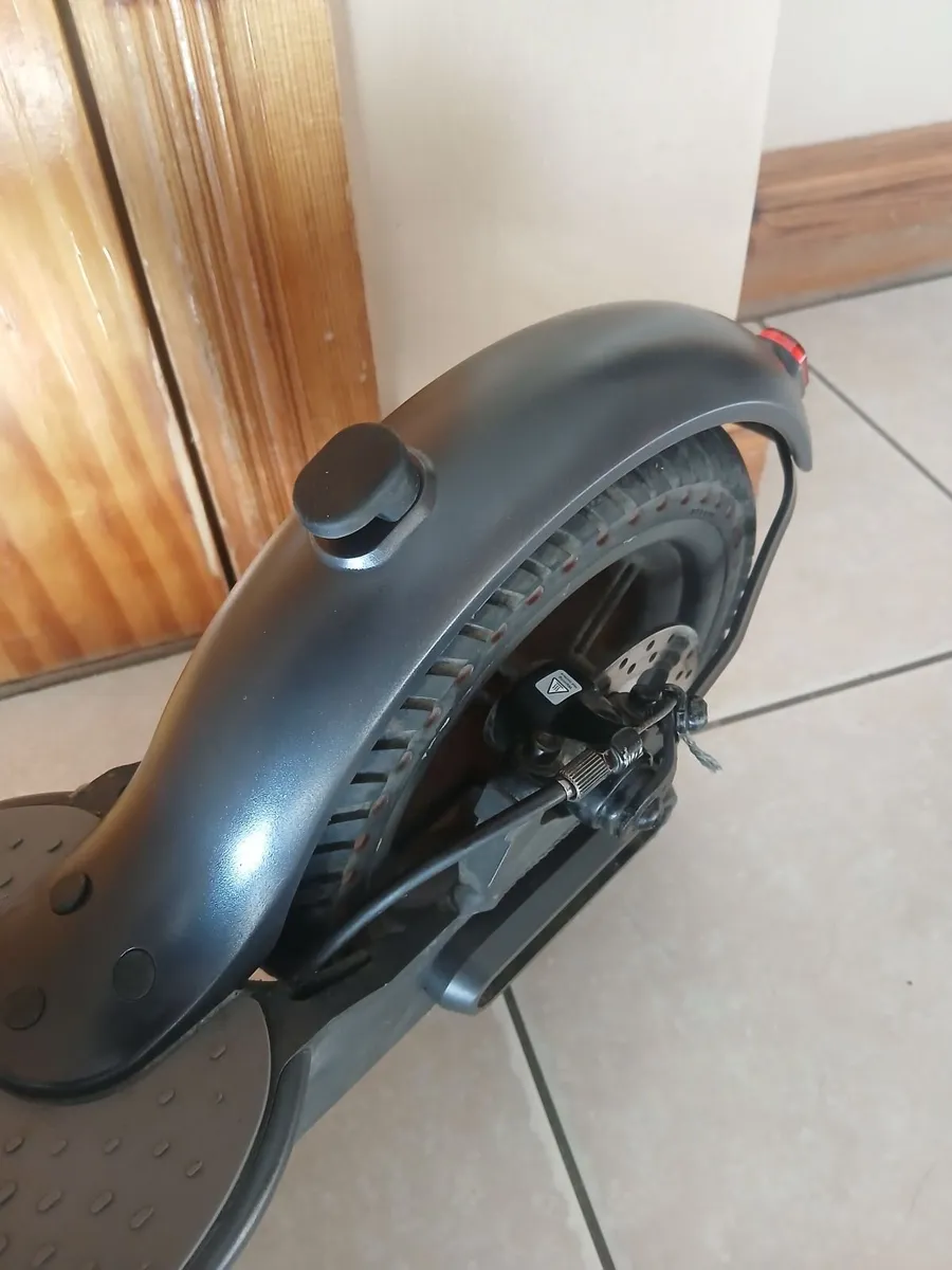 Electric scooter - Image 2