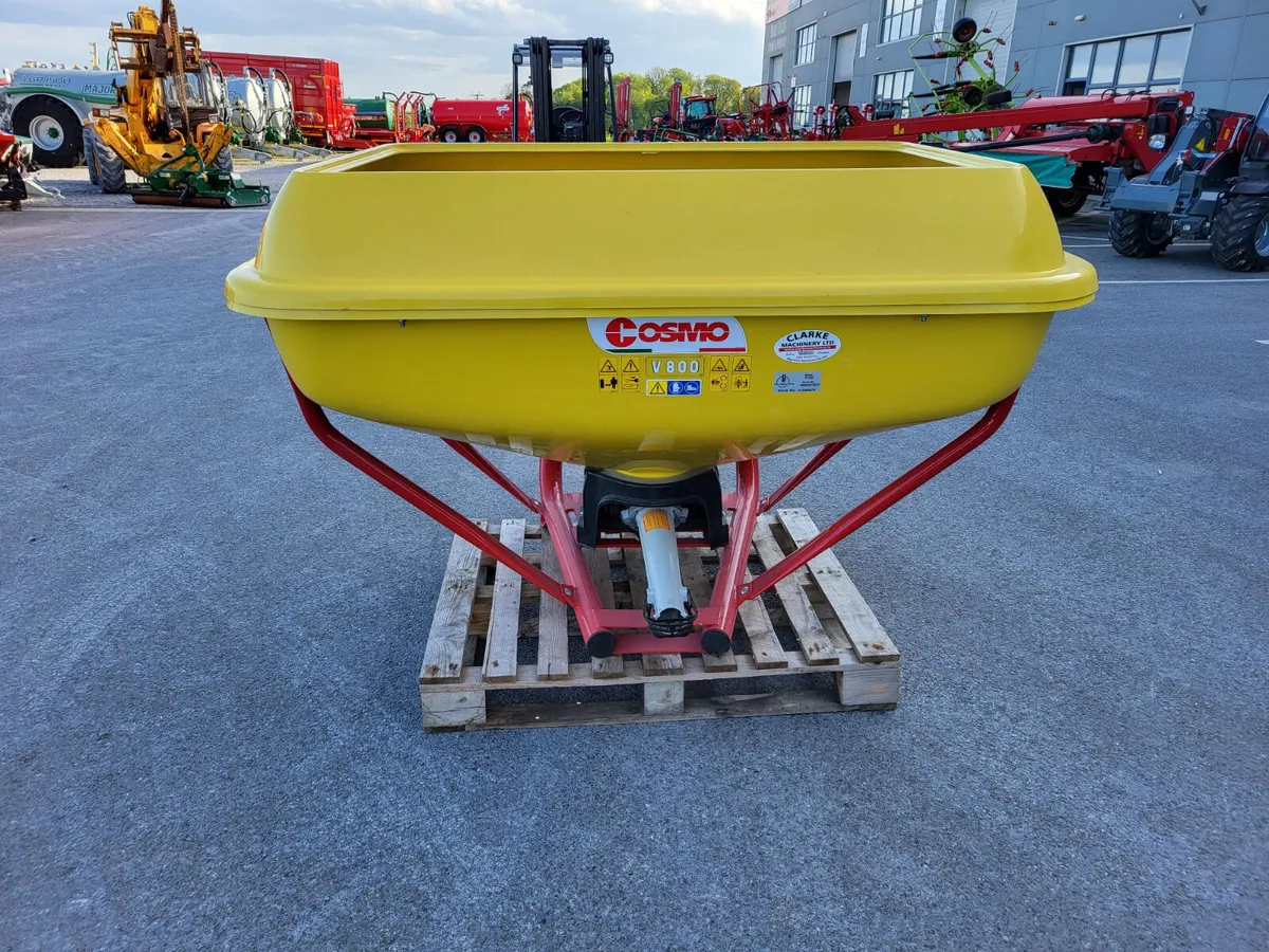 Cosmo Fertiliser Spreaders --500kg up to 1250kg - Image 3
