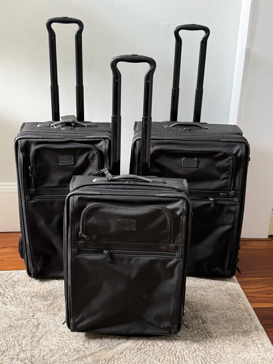 Set of 3 Tumi suitcases