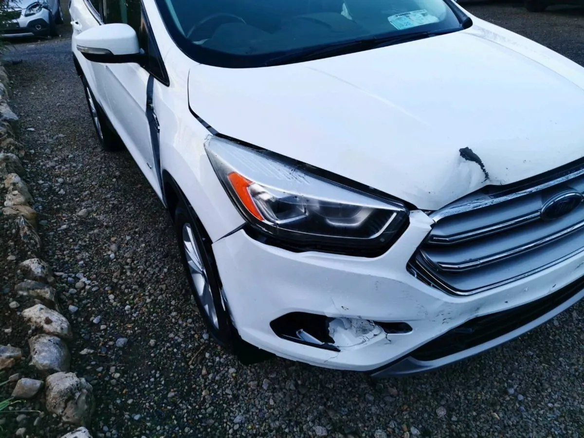 17 Ford Kuga AWD - Image 4