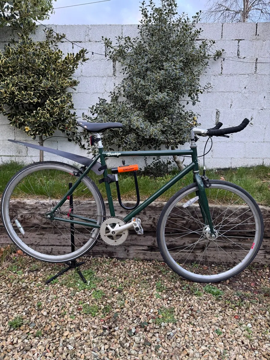 Mertello Brooklyn Fixie Bike - Image 1