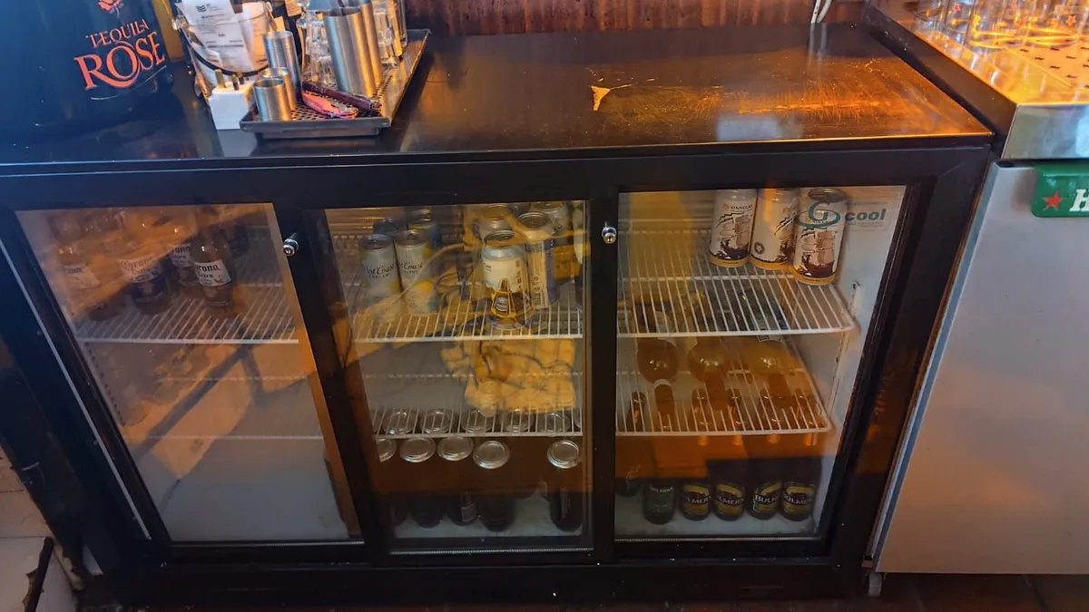 Salad  bar/ 4door undercounter / bar & wine fridge - Image 3