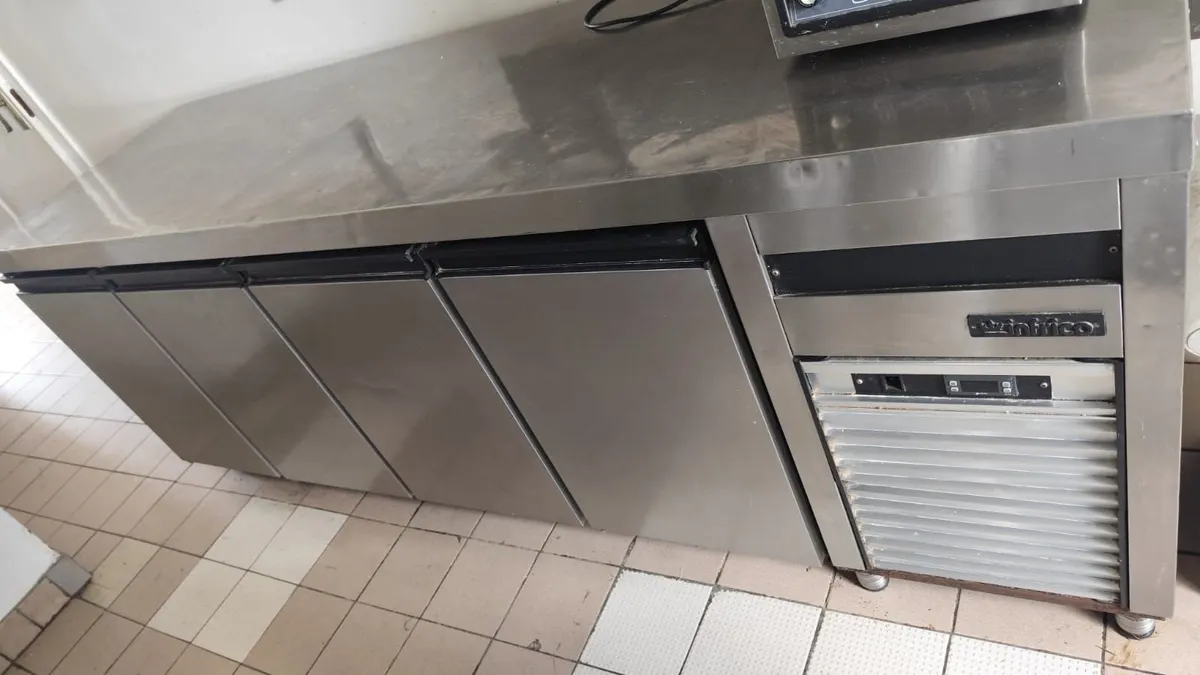 Salad  bar/ 4door undercounter / bar & wine fridge - Image 4