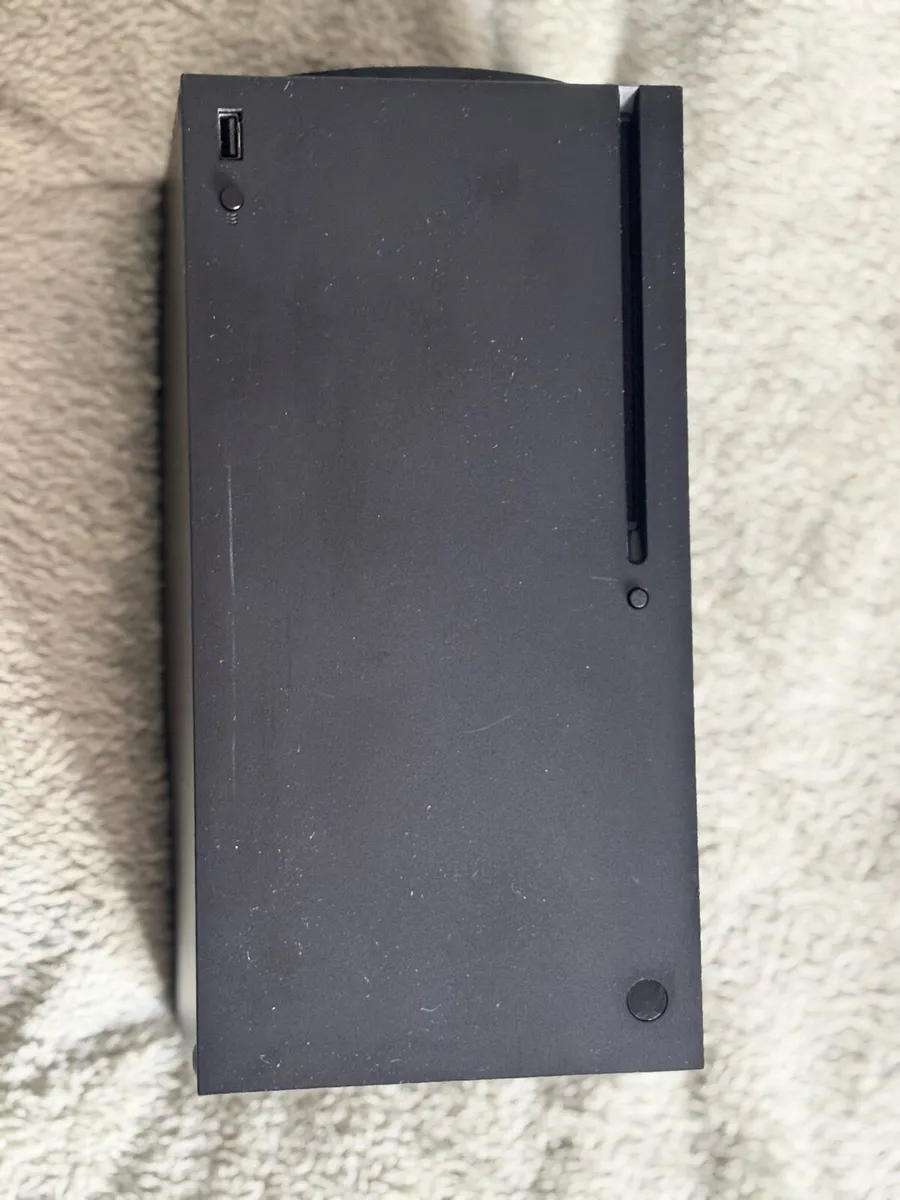 Complete gaming setup - Image 1