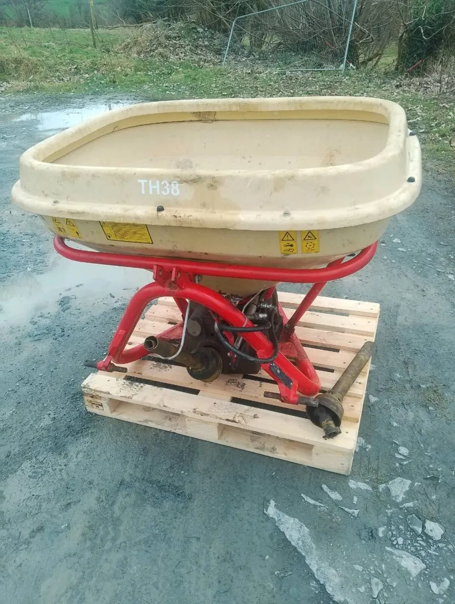 Vicon PS 403 Spreader 10 bag all lreland Delivery - Image 1