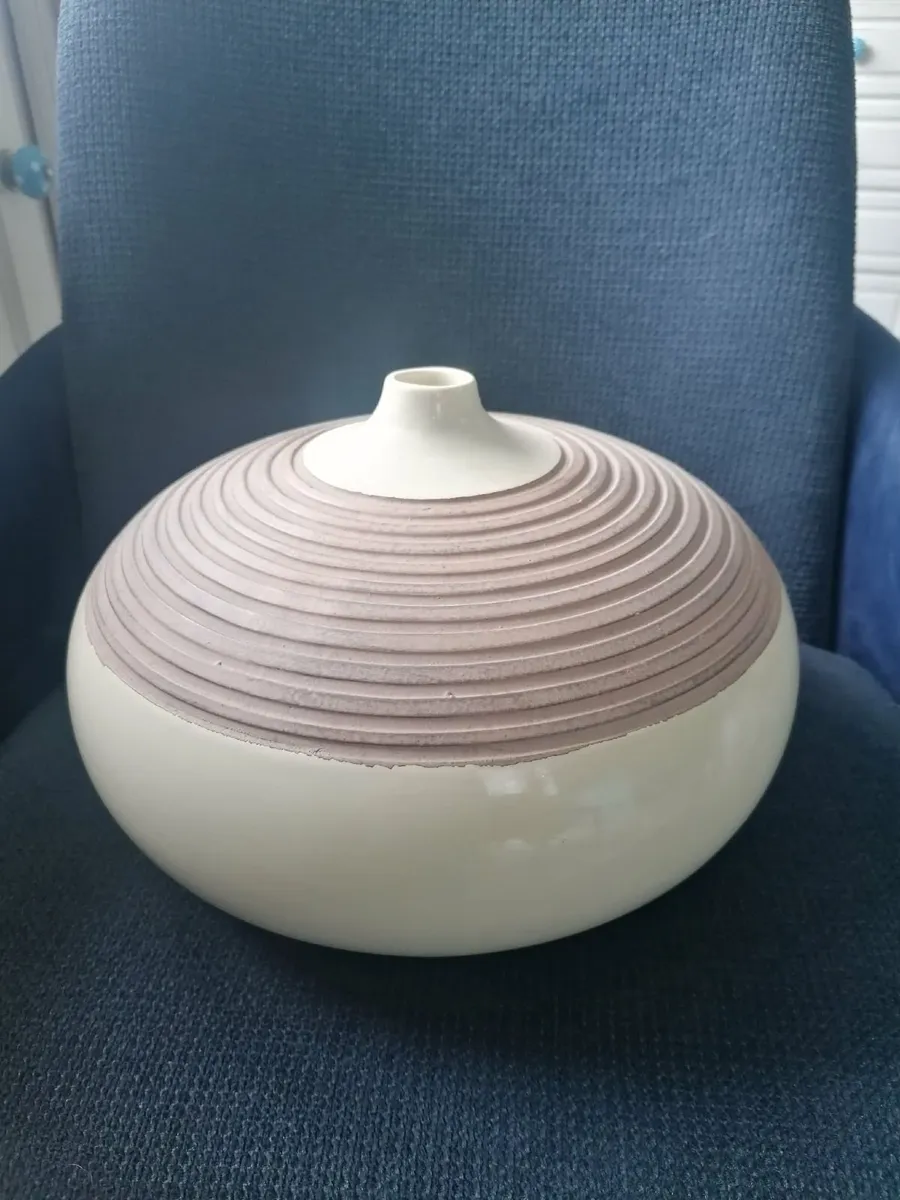 Stunning Handcrafted Moroccan Ceramic Vase - Image 4