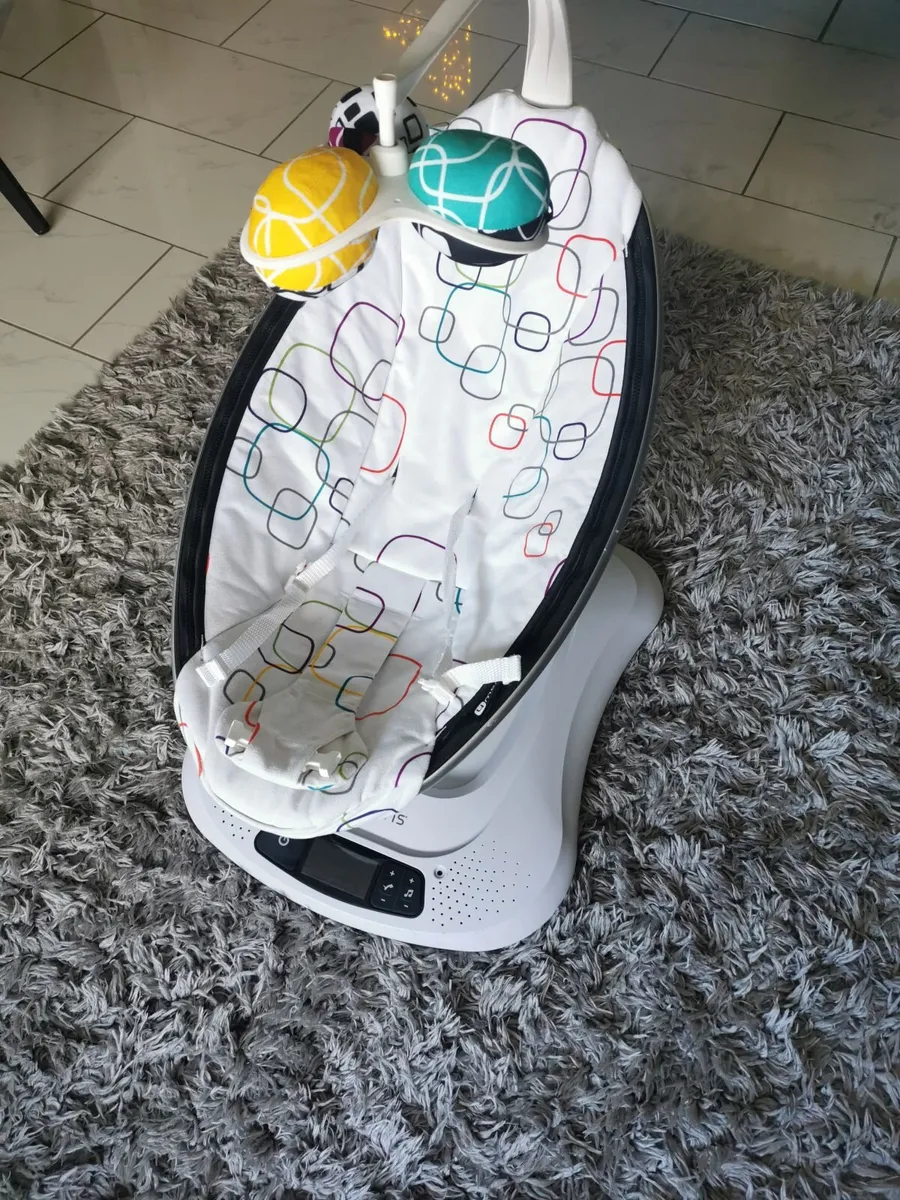 4 moms mamaroo rocker - baby chair - Image 1