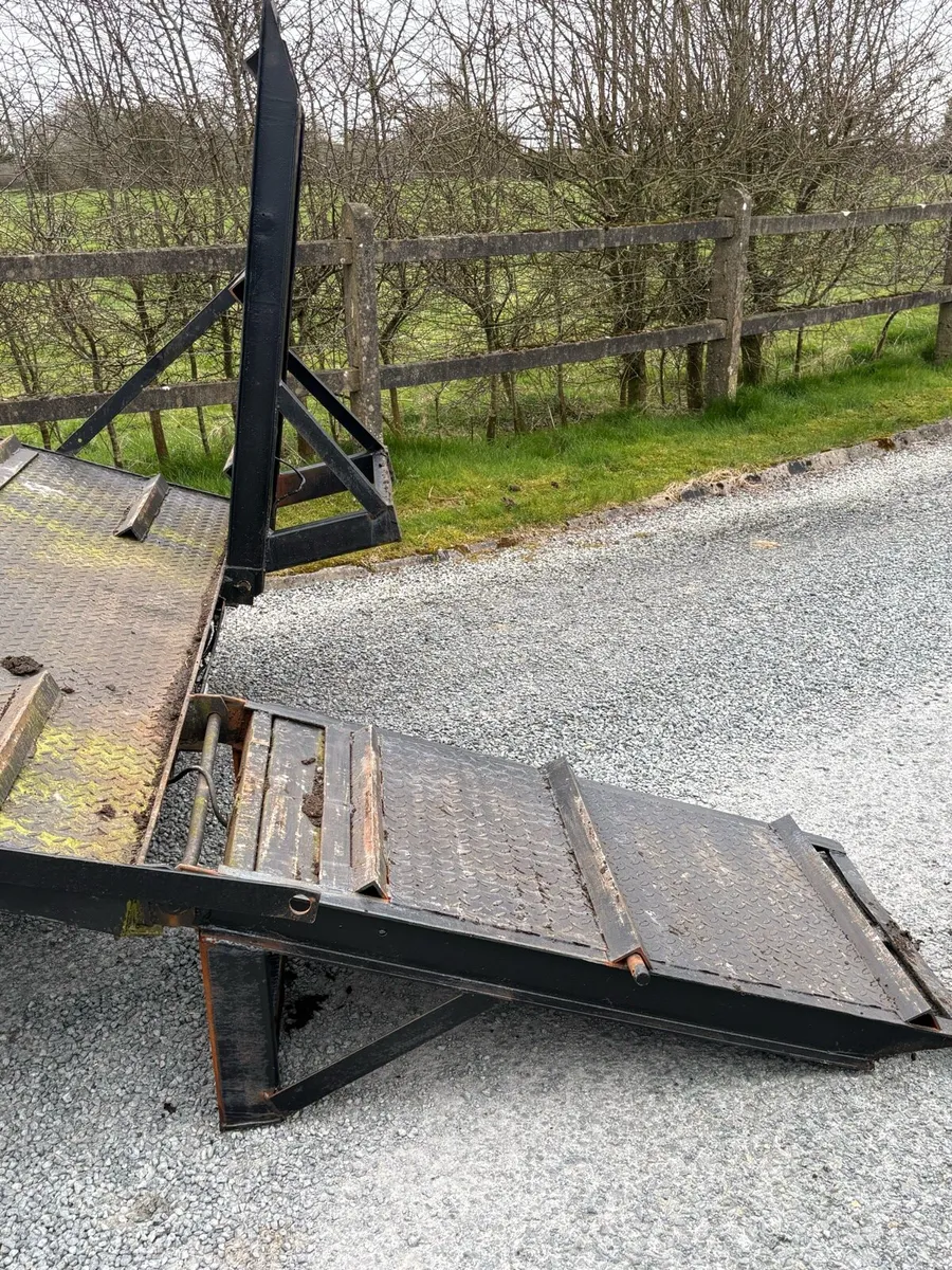 Low loader - Image 4