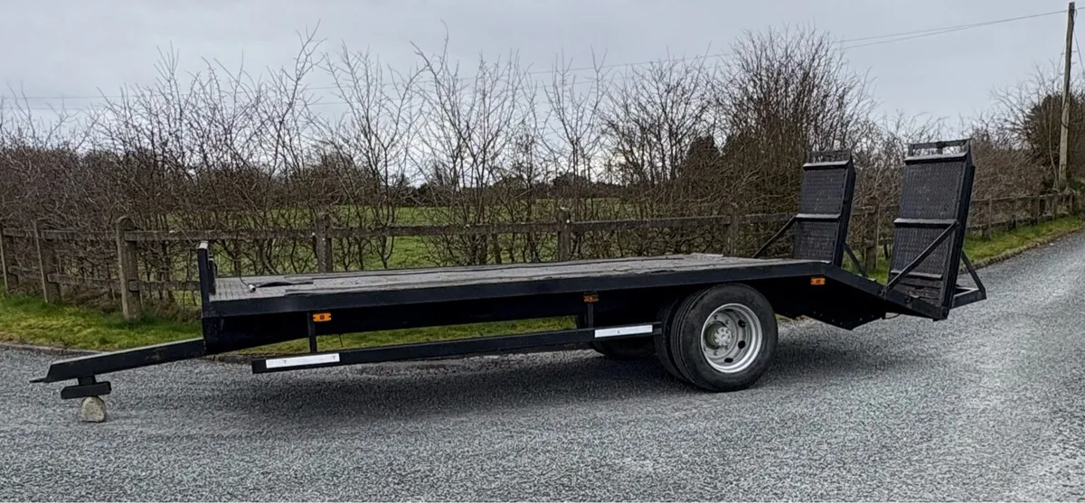 Low loader - Image 2