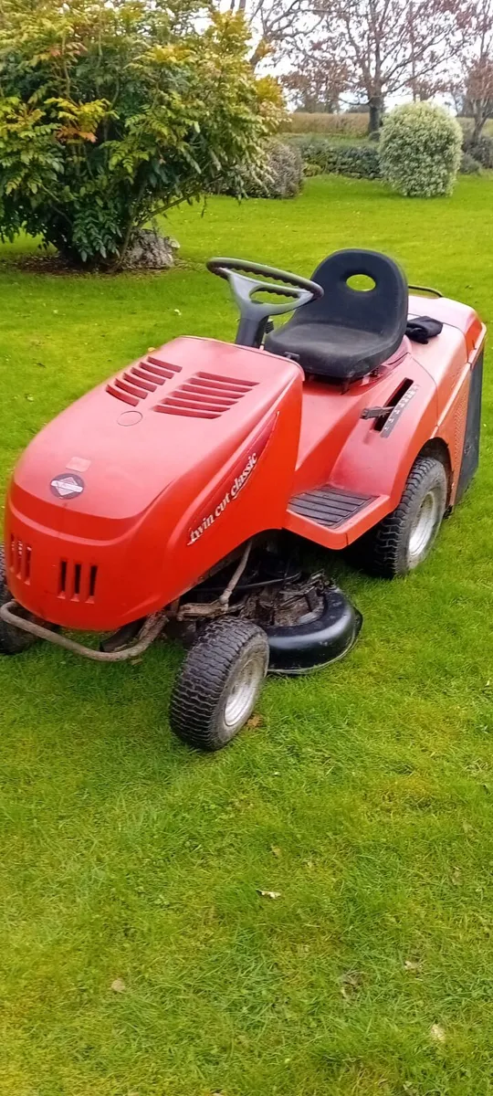 Ride on lawnmower - Image 2