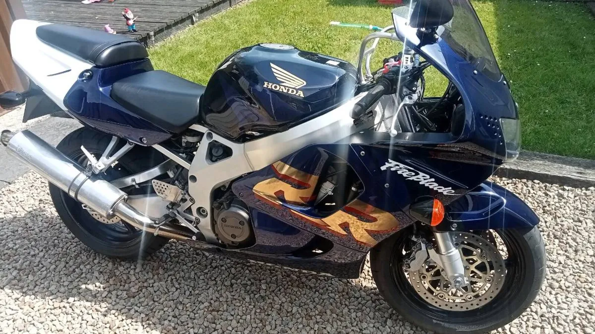 Honda fireblade - Image 1