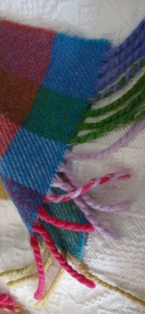 Avoca Handweavers Scarf - Image 4