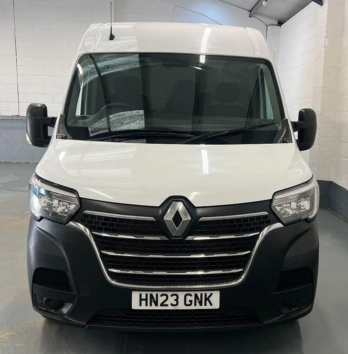 2023 Renault Master Medium Roof Panel Van - Image 1