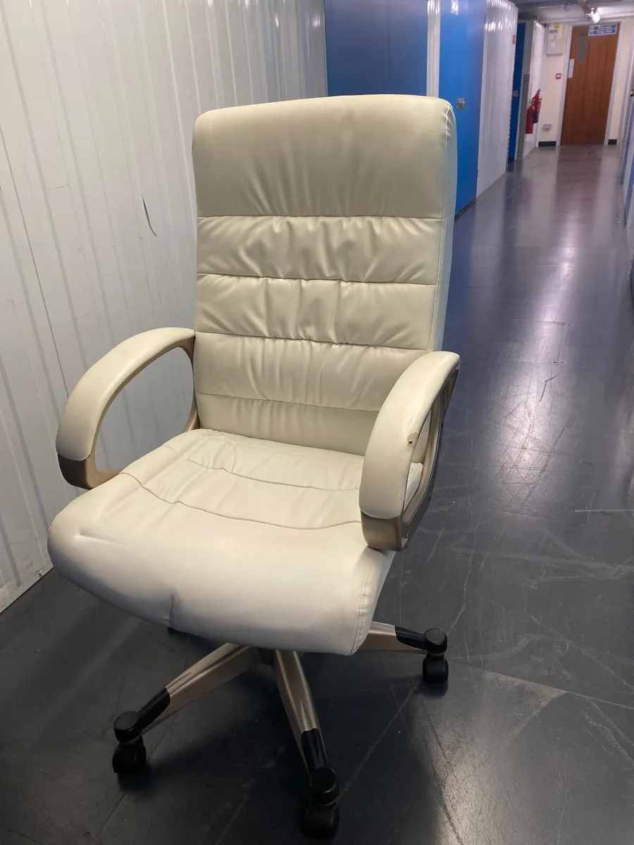 Office chair - Image 2