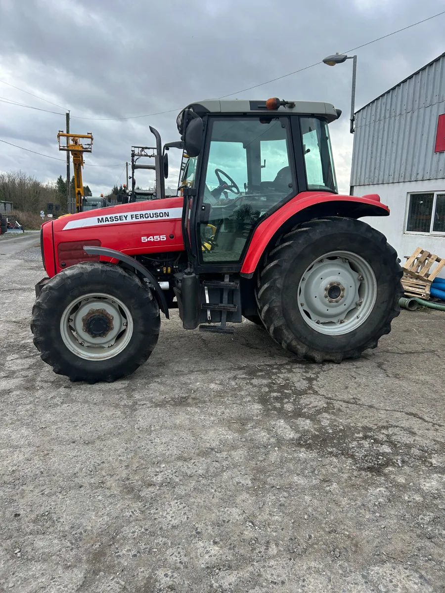 2004 Massey Ferguson 5455 - Image 2