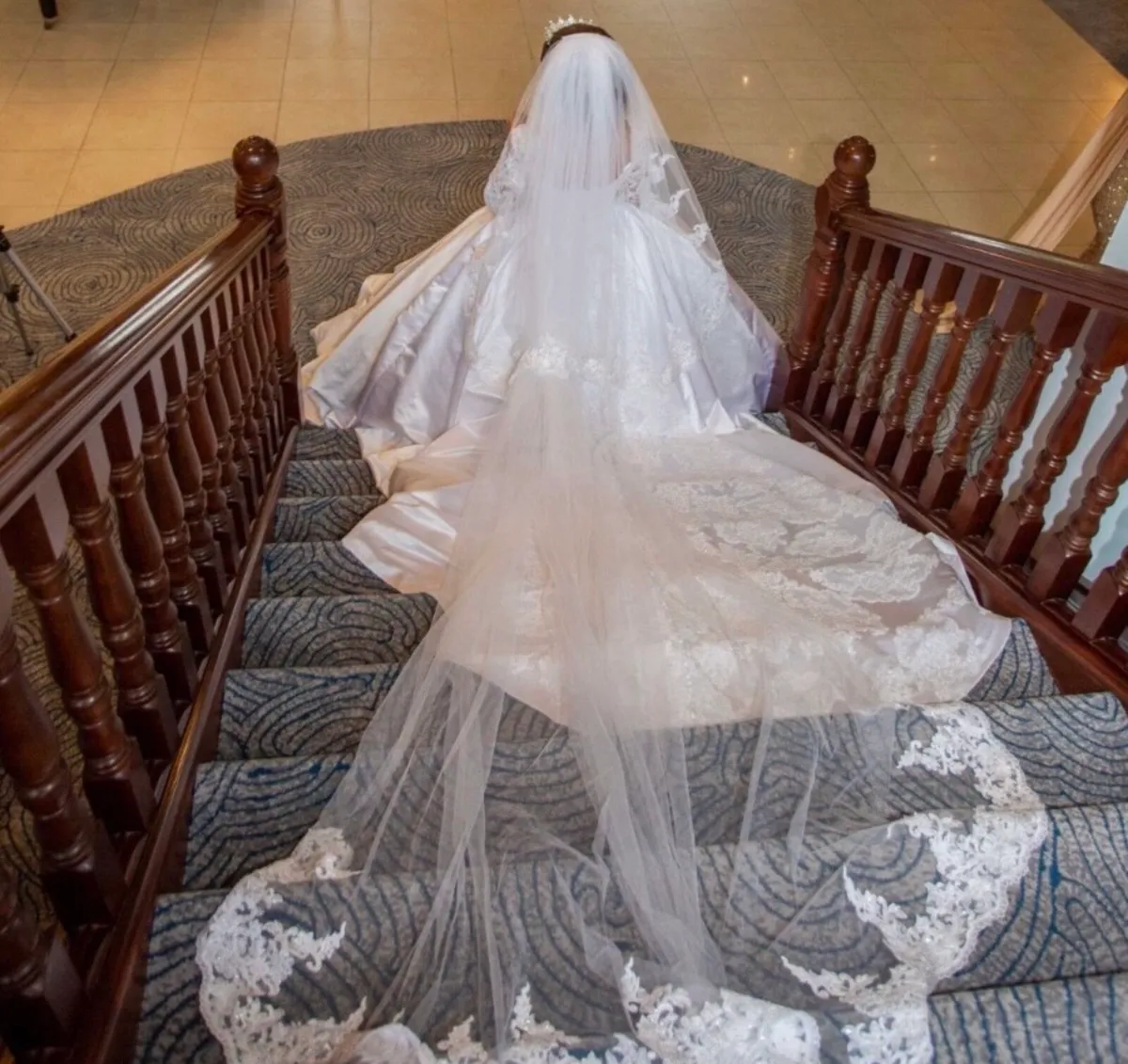 Wedding dress - Image 3