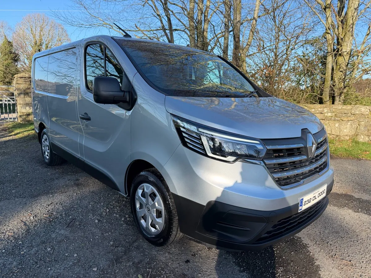 2023 Renault trafic - Image 1