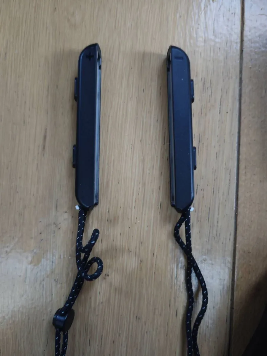 Nintendo Switch 7 Games, 3 Controllers, Case &dock - Image 4