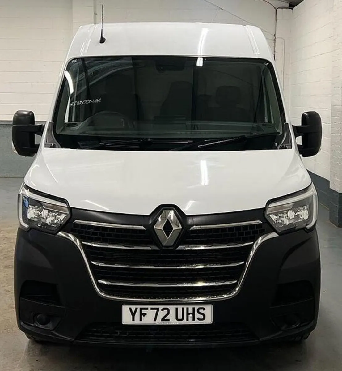 2023 Renault Master Medium Roof Panel Van - Image 1