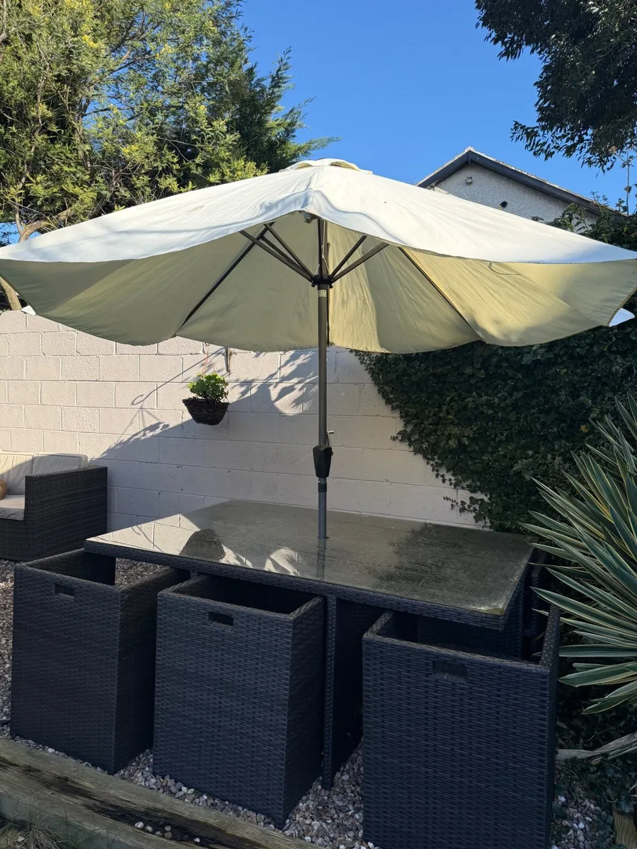 Garden furniture - Image 1