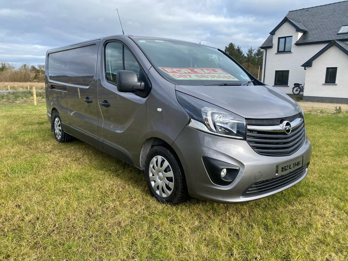 192 Vivaro sportive , NO VAT ,  traffic - Image 1