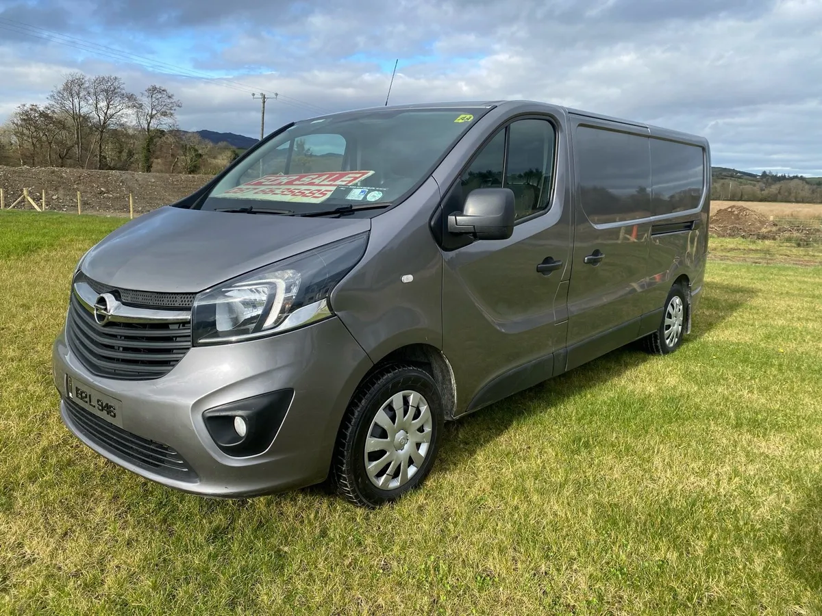 192 Vivaro sportive , NO VAT ,  traffic - Image 2