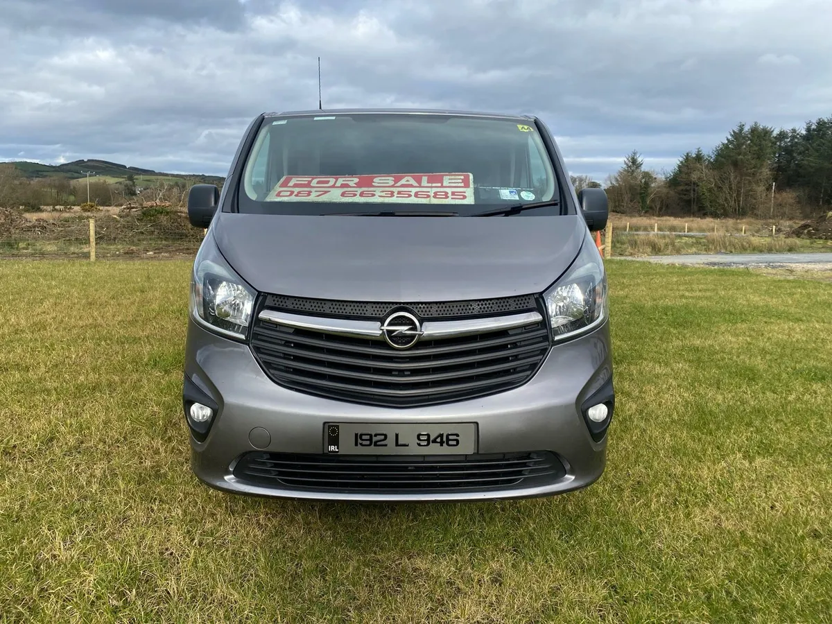 192 Vivaro sportive , NO VAT ,  traffic - Image 3