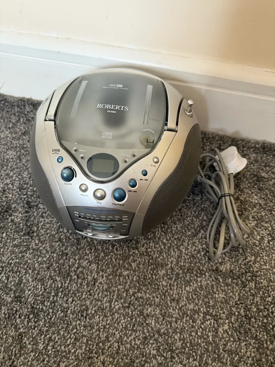 Robert’s radio - Image 1