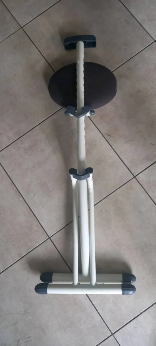 Strong foldable adjustable Musicians Chair - Image 4