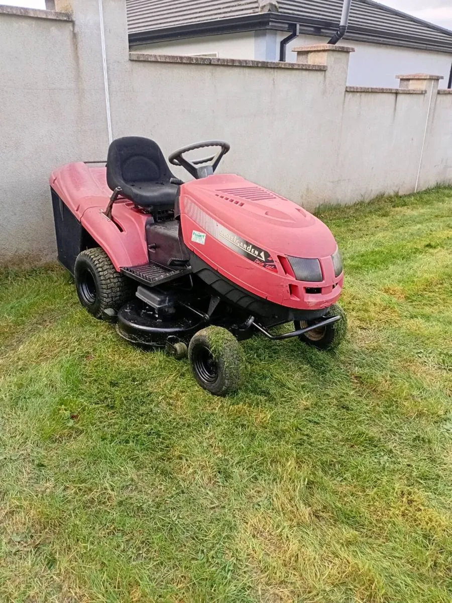 Ride on lawnmower