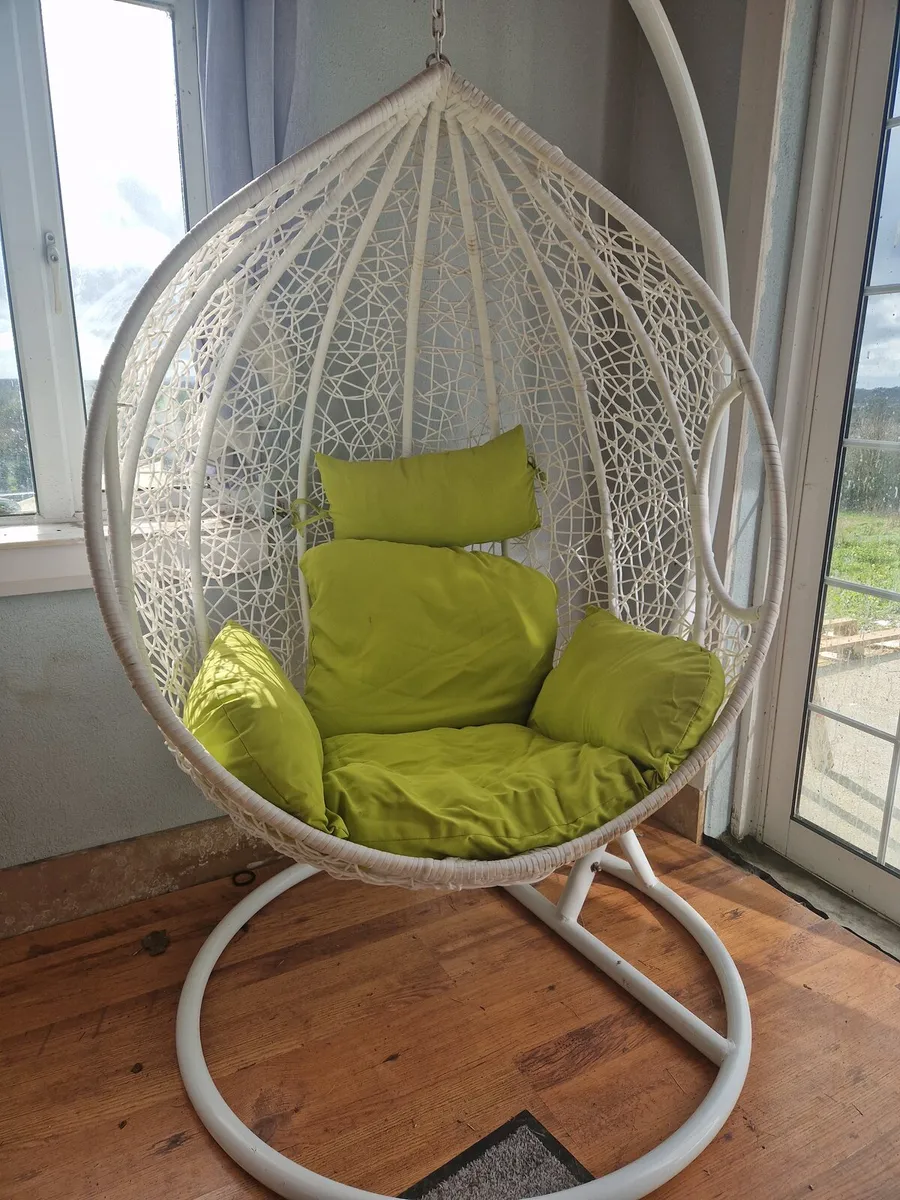 Egg chair