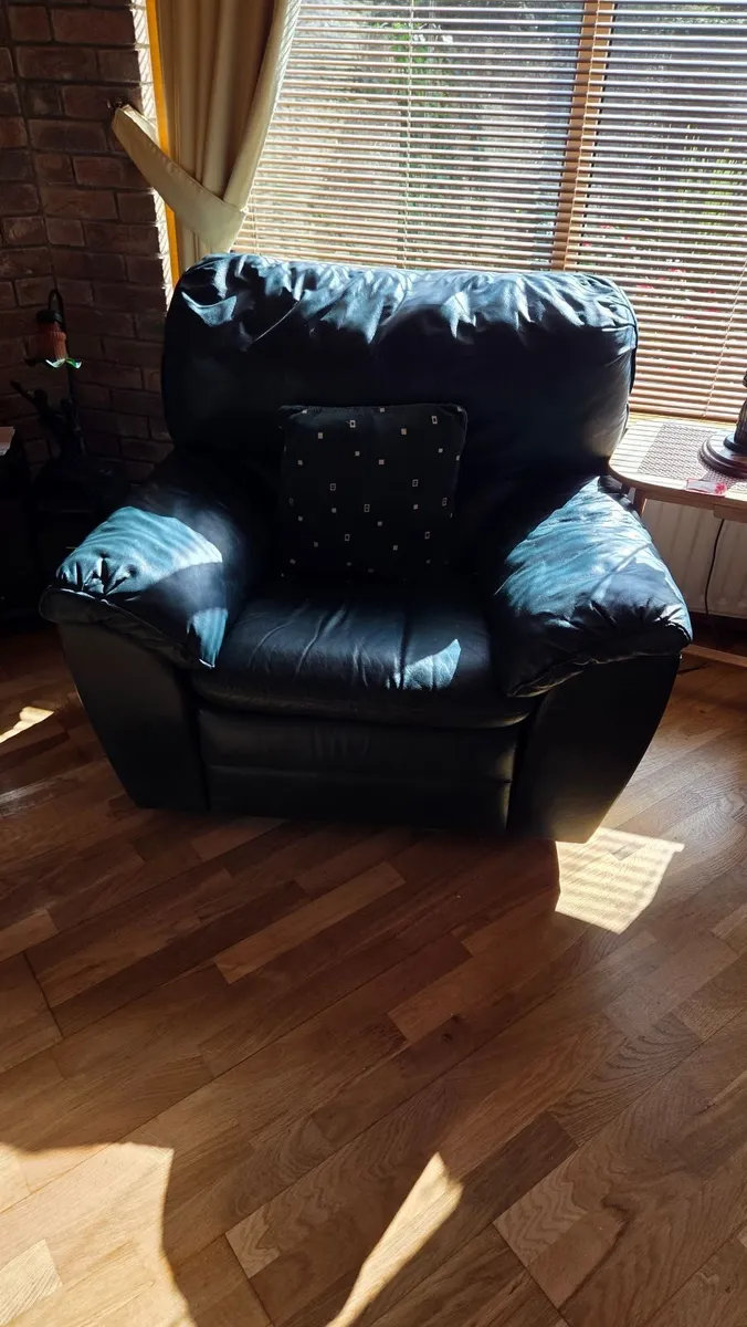 Free Recliner Sofa - Image 2