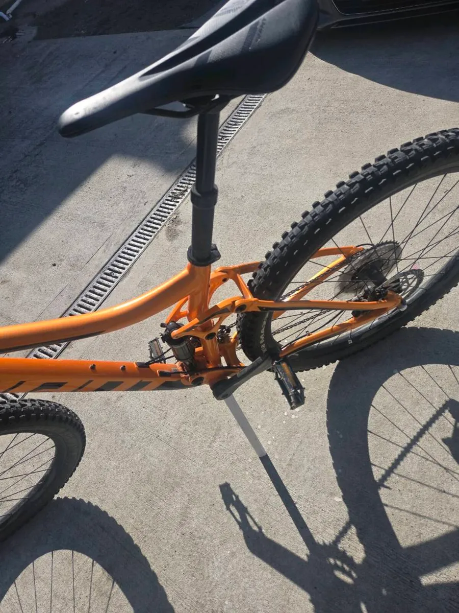 Giant stance - Image 2