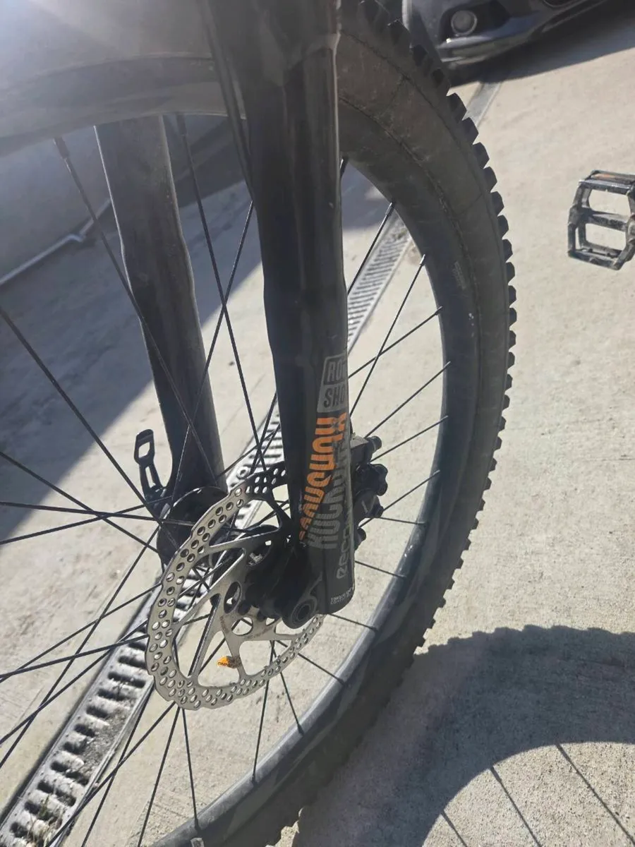 Giant stance - Image 3