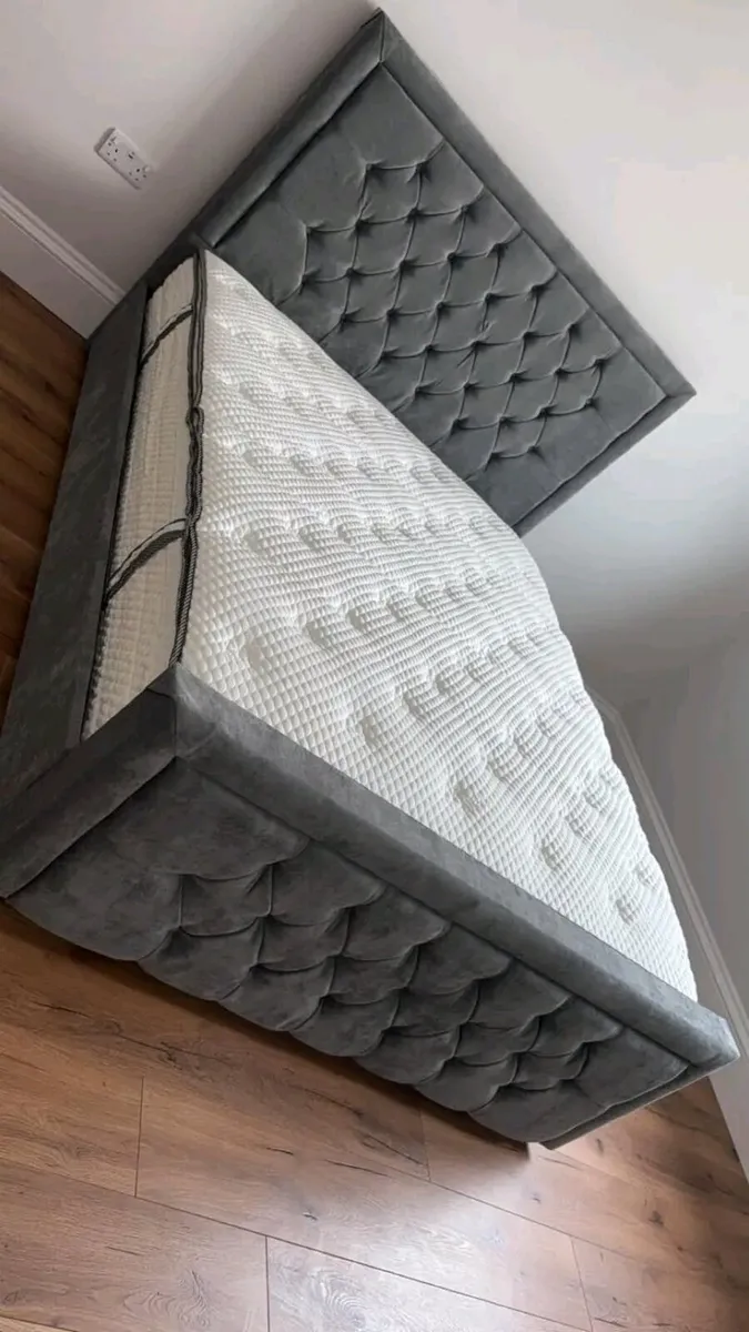 Hilton Chesterfield Bed With Mattress - Image 2