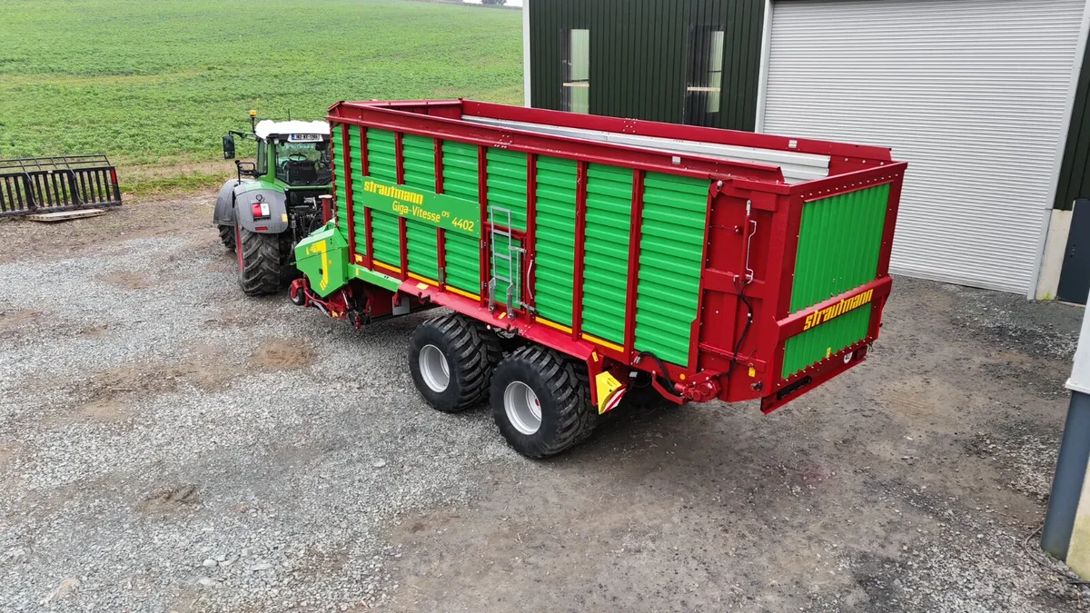 2022 Strautmann 4402 Silage Wagon - Image 2