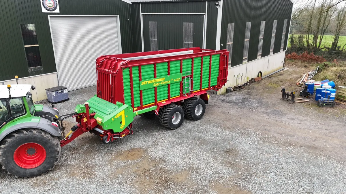 2022 Strautmann 4402 Silage Wagon - Image 1