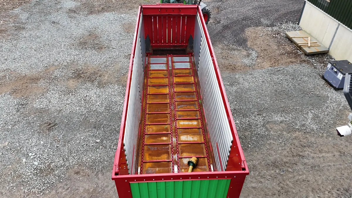 2022 Strautmann 4402 Silage Wagon - Image 3