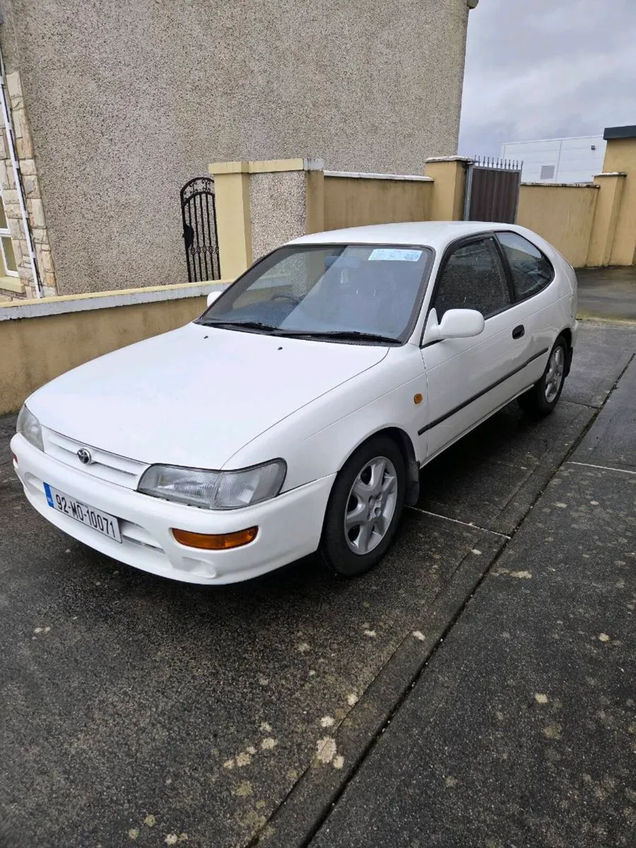 Toyota corolla - Image 2
