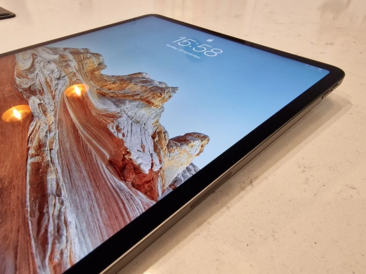 iPad Pro 12.9in (3rd Gen) 256gb + Pencil (2nd Gen) - Image 4