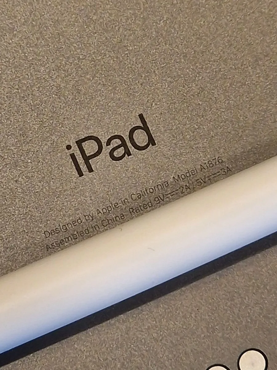 iPad Pro 12.9in (3rd Gen) 256gb + Pencil (2nd Gen) - Image 2